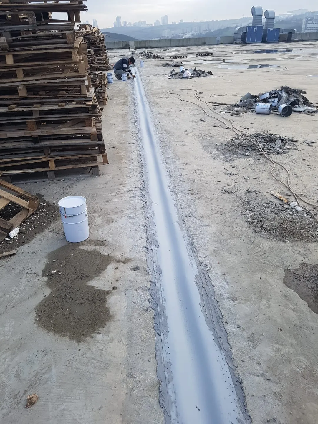 Mekanik derz profili yerleştirme aşaması